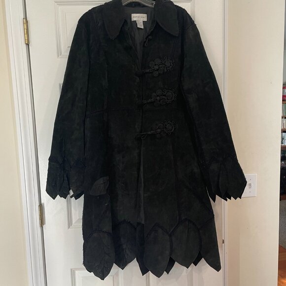 Coat - Picture 10 of 10